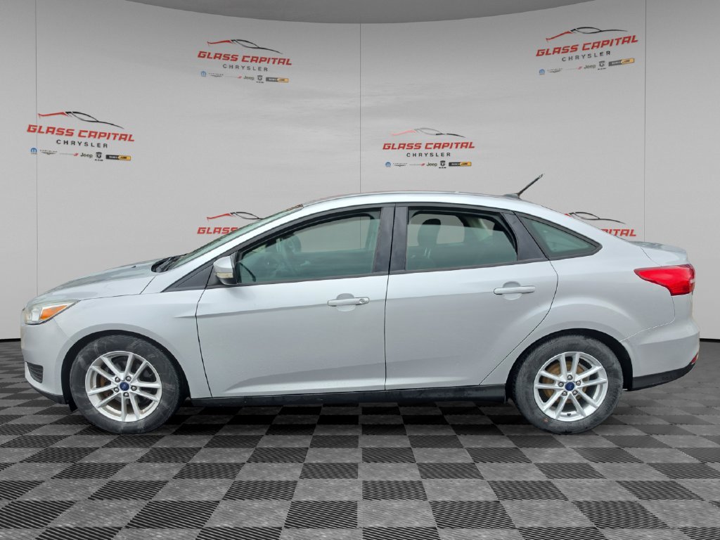 Used 2016 Ford Focus SE FWD image 4