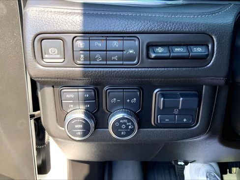 Used 2023 GMC Yukon Denali w/ Denali Reserve Package AWD/4WD image 33