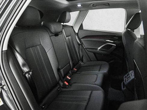 Certified 2025 Audi Q5 Premium Plus w/ Premium Plus image 21