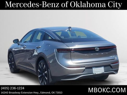 Used 2024 Toyota Crown Platinum AWD/4WD image 4