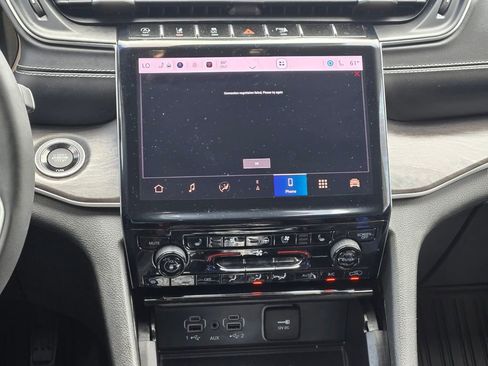 Used 2023 Jeep Grand Cherokee Limited w/ Luxury Tech Group II image 17