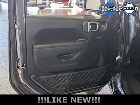 Used 2025 Jeep Wrangler Sport image 15