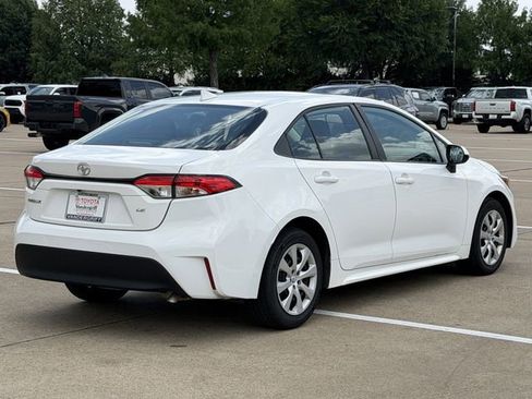 Used 2024 Toyota Corolla LE FWD image 4