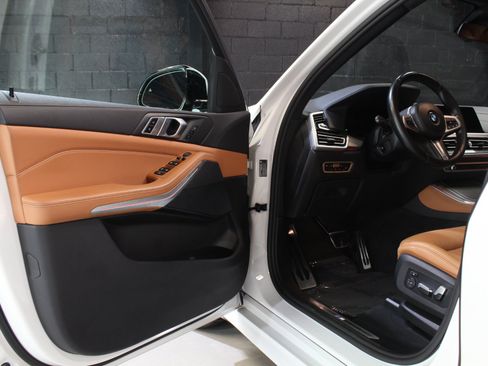 Used 2021 BMW X5 xDrive40i w/ M Sport Package AWD/4WD image 29