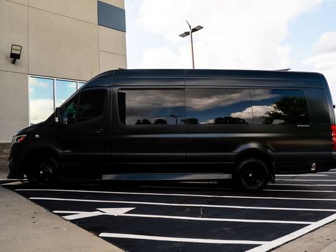 Used 2023 Mercedes-Benz Sprinter 3500 image 18