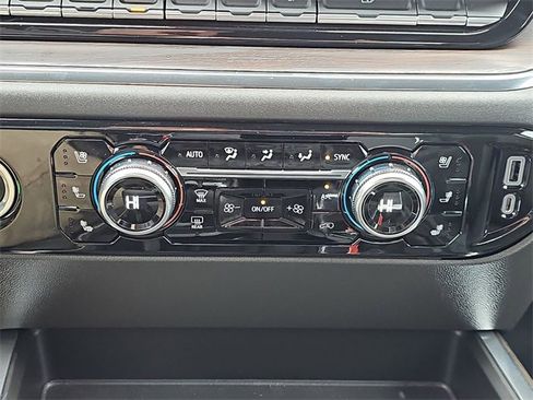 Used 2023 GMC Sierra 1500 SLT w/ SLT Premium Package image 23