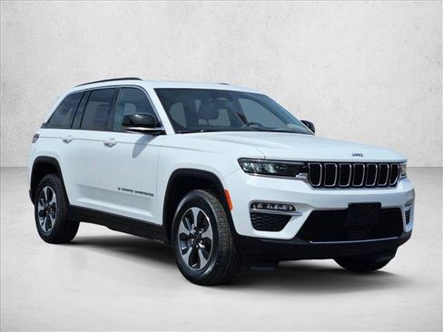 Used 2024 Jeep Grand Cherokee Limited 4xe AWD/4WD image 3