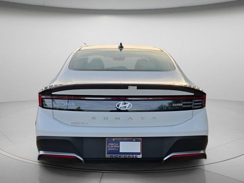 Used 2025 Hyundai Sonata SE FWD image 5