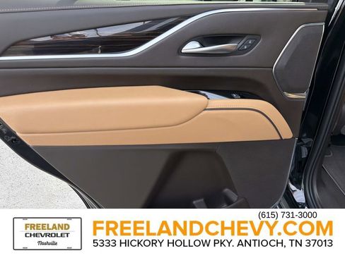 Used 2023 Cadillac Escalade Premium Luxury image 16