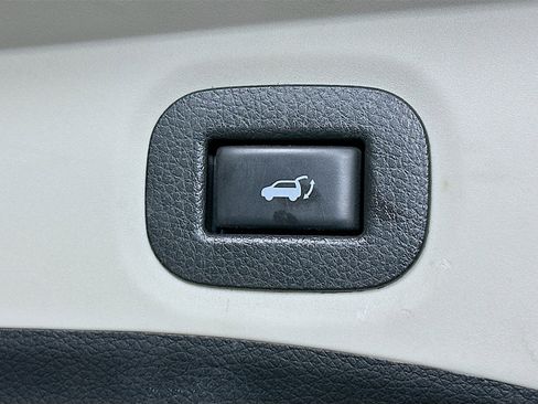 Used 2019 Nissan Rogue SV FWD image 28