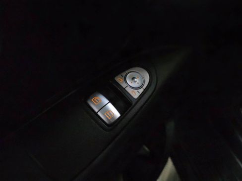 Used 2019 Mercedes-Benz Metris Passenger image 30