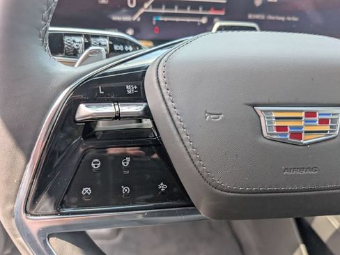Used 2026 Cadillac Escalade Platinum Luxury w/ LPO, Floor Liner Package AWD/4WD image 16