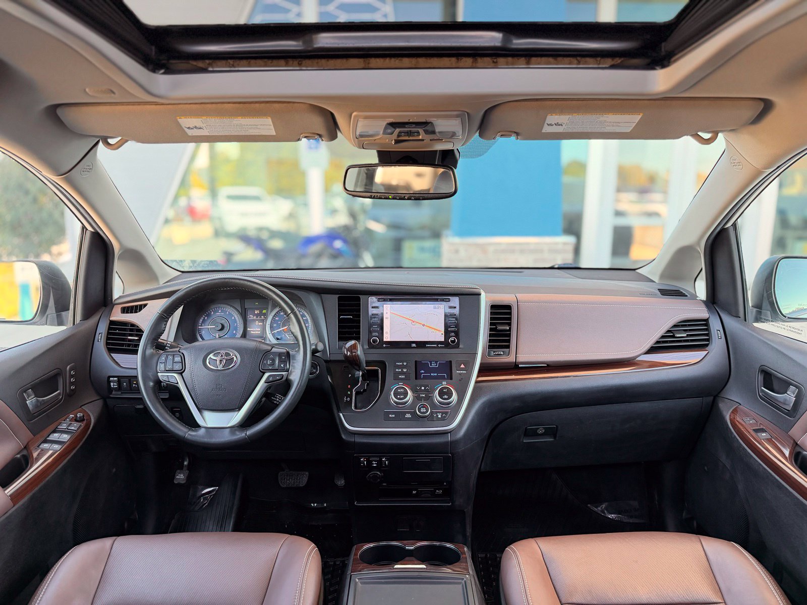 Used 2020 Toyota Sienna XLE Premium AWD/4WD image 2