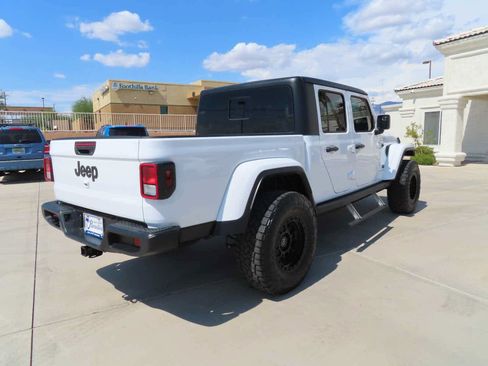 Used 2023 Jeep Gladiator Sport AWD/4WD image 8