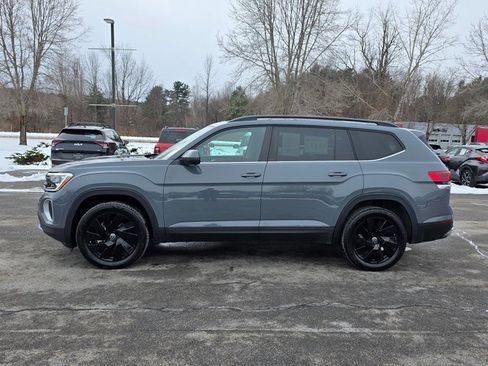 Used 2025 Volkswagen Atlas SE image 5