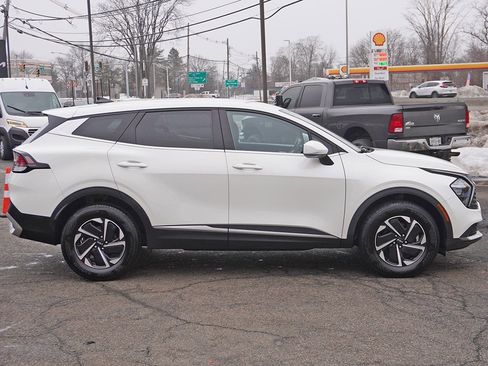 Used 2023 Kia Sportage LX image 16