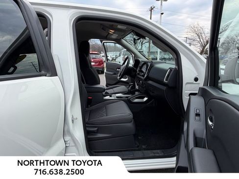 Used 2025 Nissan Frontier SV w/ SV Convenience Package AWD/4WD image 14