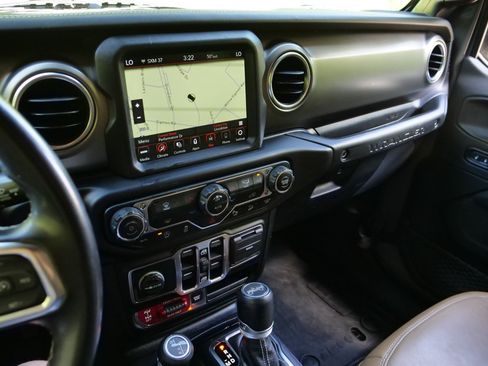 Used 2020 Jeep Wrangler Unlimited Rubicon AWD/4WD image 11