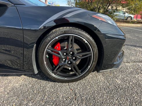 Certified 2022 Chevrolet Corvette RWD Coupe 2LT w/ Body-Color Dual Roof Package image 25