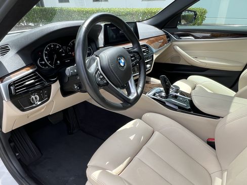 Used 2019 BMW 530i w/ Convenience Package RWD image 17