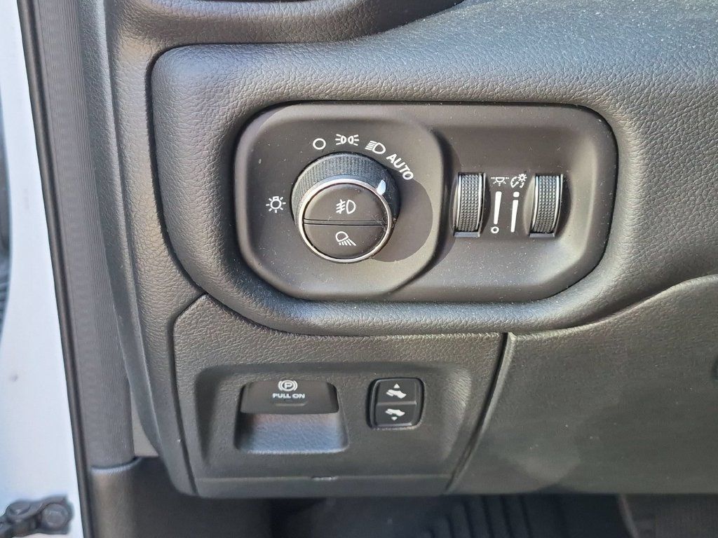 Used 2023 RAM 1500 Laramie AWD/4WD image 10