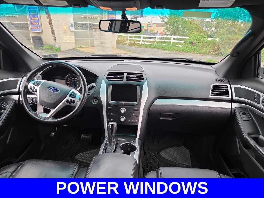 Used 2015 Ford Explorer XLT w/ Equipment Group 202A AWD/4WD image 13