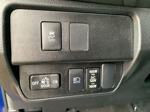 Used 2022 Toyota Tacoma TRD Sport image 17