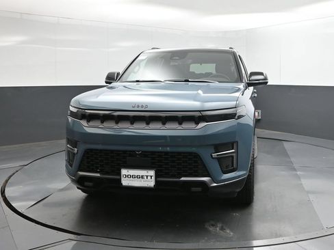 New 2026 Jeep Grand Wagoneer 4WD image 22
