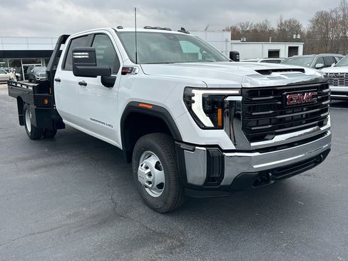 New 2026 GMC Sierra 3500 Pro w/ Convenience Package image 4