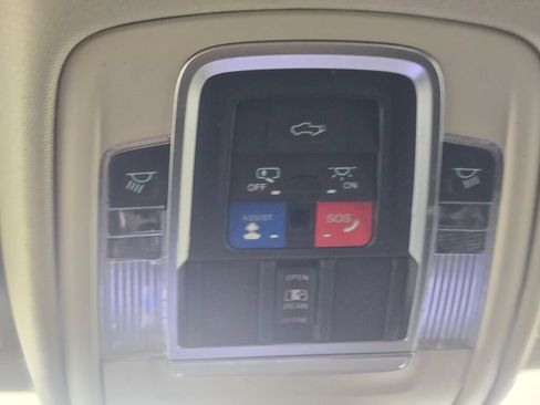 Used 2022 RAM 1500 Laramie AWD/4WD image 32