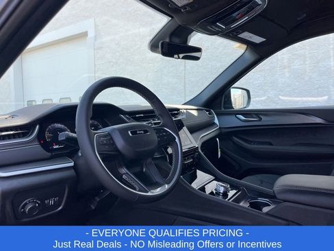 New 2025 Jeep Grand Cherokee L Laredo w/ Trailer Tow Package image 10