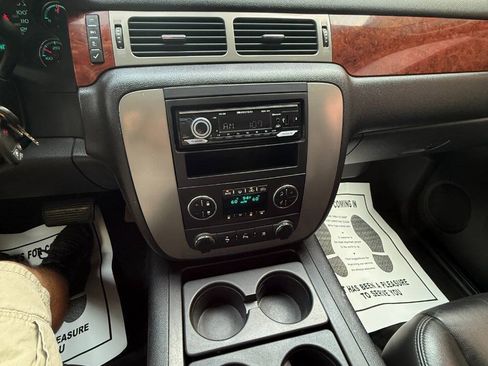 Used 2011 GMC Sierra 1500 SLT w/ SLT Convenience Package AWD/4WD image 32