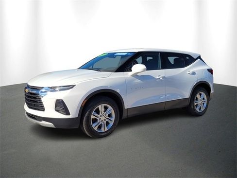 Used 2022 Chevrolet Blazer LT image 2