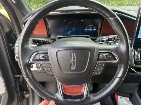 Used 2022 Lincoln Navigator Reserve AWD/4WD image 9