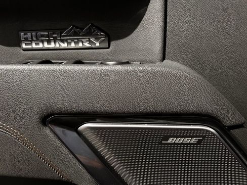 Used 2025 Chevrolet Silverado 1500 High Country w/ High Country Premium Package AWD/4WD image 28
