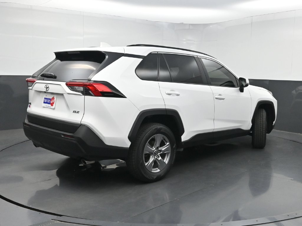 Used 2022 Toyota RAV4 XLE w/ Convenience Package FWD image 23