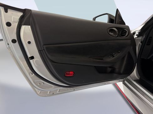 Used 2024 Nissan Z NISMO w/ Floor Mat Package RWD image 13