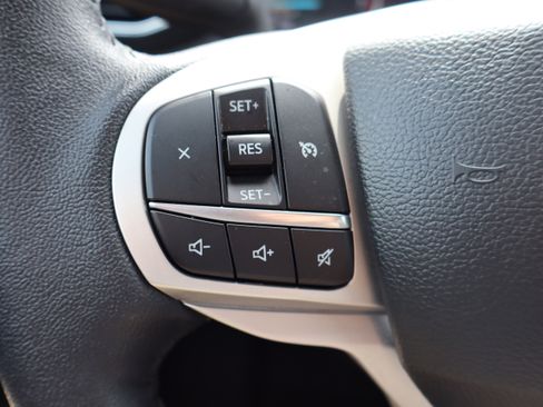 Used 2023 Ford Explorer XLT w/ Equipment Group 202A image 18