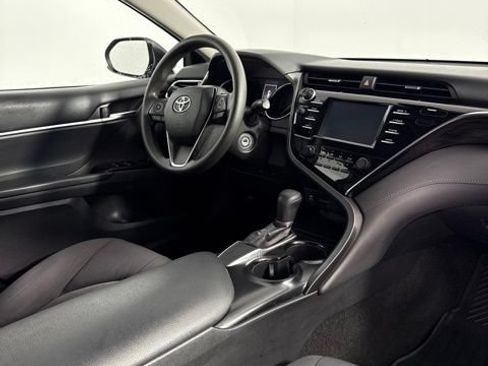Used 2018 Toyota Camry LE FWD image 24
