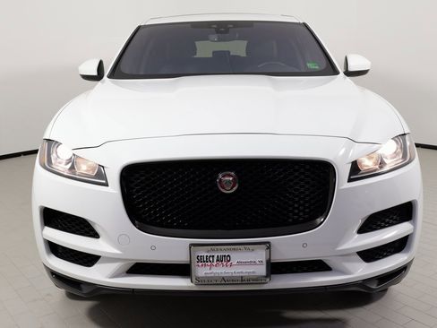 Used 2020 Jaguar F-PACE Premium image 5
