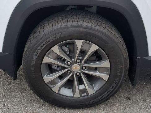 New 2026 Chevrolet Equinox LT w/ LPO, Floor Liner Package image 16