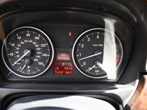 Used 2011 BMW 335i xDrive Sedan AWD/4WD image 32