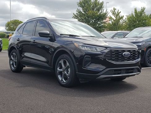Used 2025 Ford Escape ST-Line w/ Tech Pack #1 FWD image 8