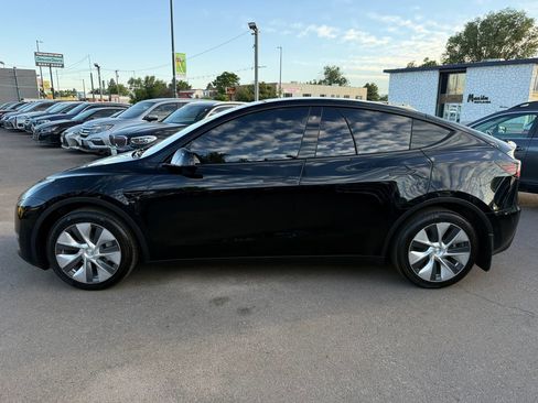 Used 2022 Tesla Model Y Long Range AWD/4WD image 6