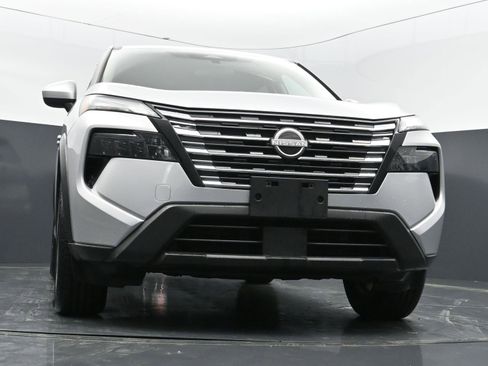 Used 2024 Nissan Rogue SV image 42