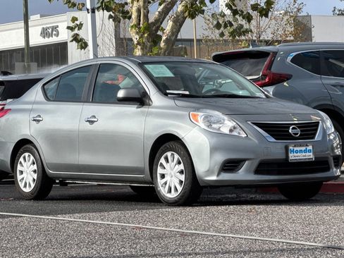 Used 2013 Nissan Versa SV image 6