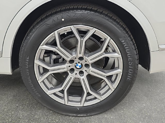 Used 2023 BMW X7 xDrive40i AWD/4WD image 31