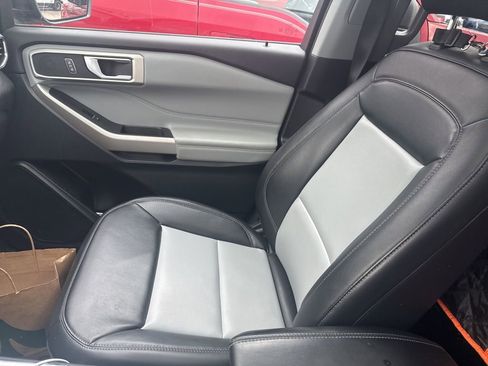 Used 2023 Ford Explorer XLT w/ Equipment Group 202A image 18