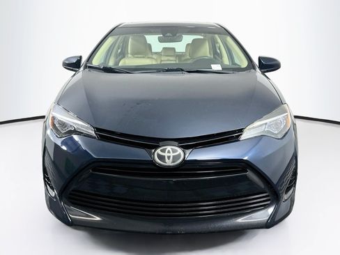 Used 2017 Toyota Corolla LE w/ LE Premium Package w/Moonroof FWD image 2