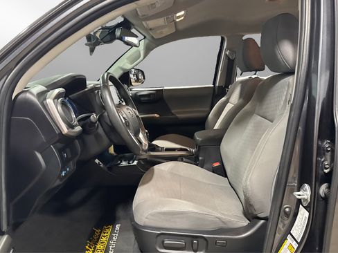 Used 2022 Toyota Tacoma SR5 image 17